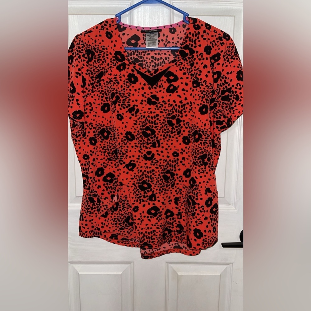 Heartsoul cheetah print scrub top